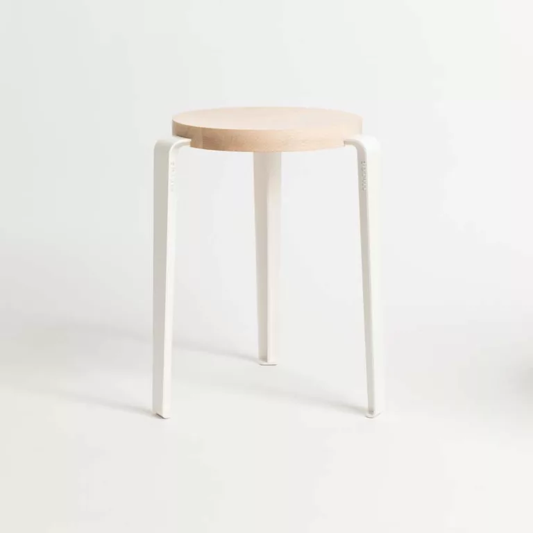 Stool with metal legs