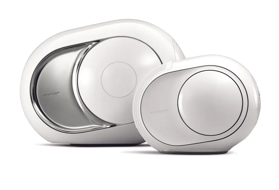 Deux enceintes blanches design ovoïde de tailles différentes, sur fond blanc.